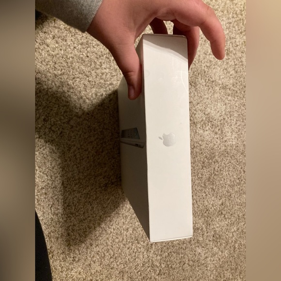 Apple iPad 2 Wi-fi 3G 16 GB white Verizon product box and instructions - Picture 5 of 9